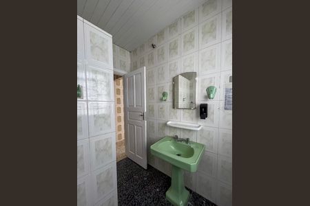 Casa para alugar com 199m², 2 quartos e 4 vagas Casa para alugar com 199m², 2 quartos e 4 vagasBanheiro