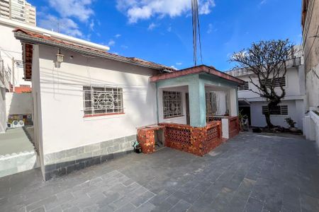 Casa para alugar com 199m², 2 quartos e 4 vagas Casa para alugar com 199m², 2 quartos e 4 vagasQuintal