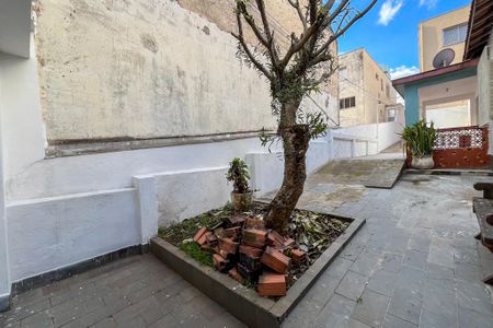 Casa para alugar com 199m², 2 quartos e 4 vagas Casa para alugar com 199m², 2 quartos e 4 vagasQuintal