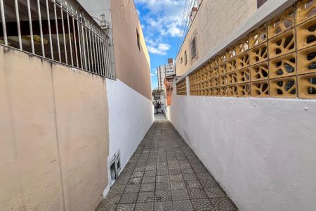 Casa para alugar com 199m², 2 quartos e 4 vagas Casa para alugar com 199m², 2 quartos e 4 vagasCorredor externo