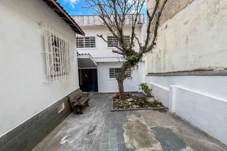 Casa para alugar com 199m², 2 quartos e 4 vagas Casa para alugar com 199m², 2 quartos e 4 vagasQuintal