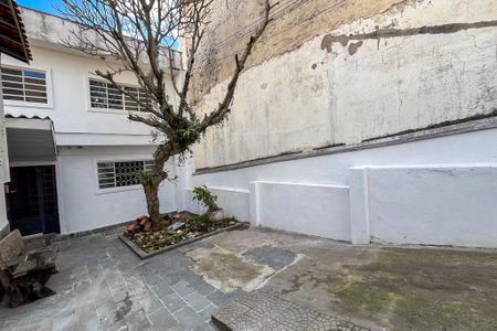 Casa para alugar com 199m², 2 quartos e 4 vagas Casa para alugar com 199m², 2 quartos e 4 vagasQuintal