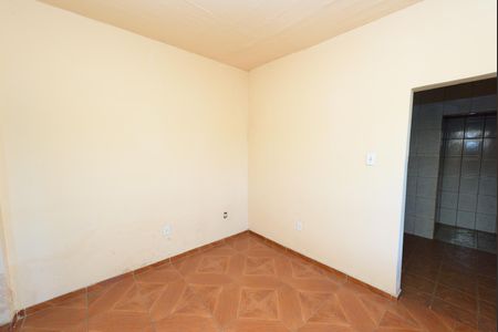 Sala de casa para alugar com 2 quartos, 80m² em Califórnia, Belo Horizonte