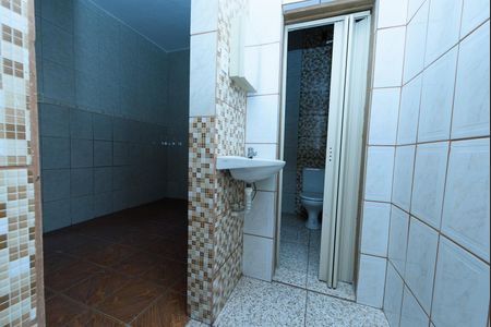 Casa para alugar com 80m², 2 quartos e sem vaga Casa para alugar com 80m², 2 quartos e sem vagaBanheiro