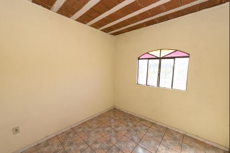 Sala de casa para alugar com 2 quartos, 80m² em Califórnia, Belo Horizonte