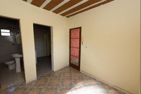 Sala de casa para alugar com 2 quartos, 80m² em Califórnia, Belo Horizonte