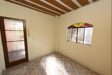 Casa para alugar com 80m², 2 quartos e 1 vagaSala