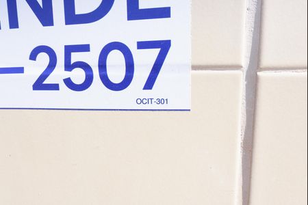 Casa para alugar com 80m², 2 quartos e 1 vagaPlaca instalada com o Código OCIT-301 ,No dia -4/06/2026