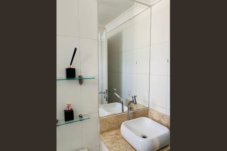 Apartamento à venda com 60m², 2 quartos e 1 vaga Apartamento à venda com 60m², 2 quartos e 1 vagaBanheiro