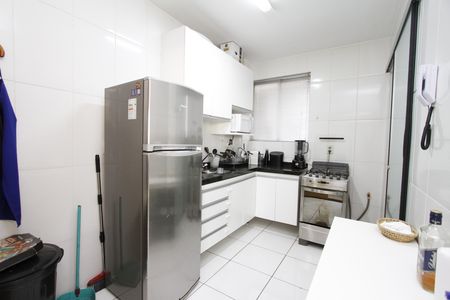 Cozinha de apartamento à venda com 2 quartos, 80m² em Buritis, Belo Horizonte