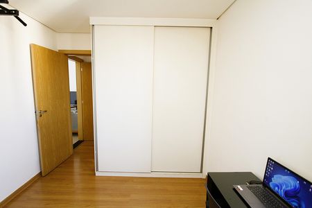 Quarto 2 de apartamento à venda com 2 quartos, 80m² em Buritis, Belo Horizonte