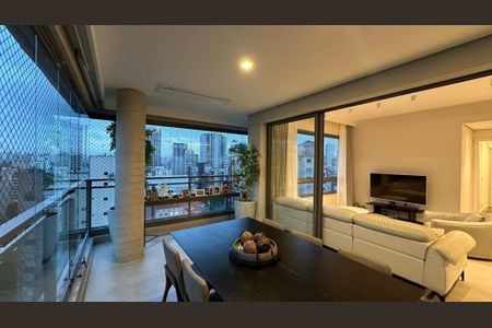 Apartamento à venda com 3 quartos, 117m² em Indianópolis, São Paulo