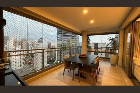 Apartamento à venda com 3 quartos, 117m² em Indianópolis, São Paulo