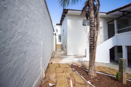 Casa para alugar com 187m², 3 quartos e 2 vagas Casa para alugar com 187m², 3 quartos e 2 vagasArea Externa