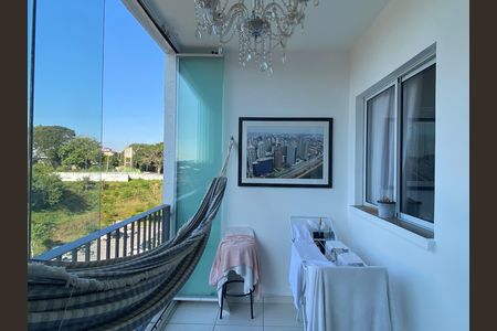 Apartamento para alugar com 74m², 3 quartos e 1 vaga Apartamento para alugar com 74m², 3 quartos e 1 vagaVaranda