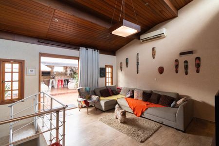 Sala de tv de casa à venda com 3 quartos, 125m² em Jardim Rosa Maria, São Paulo