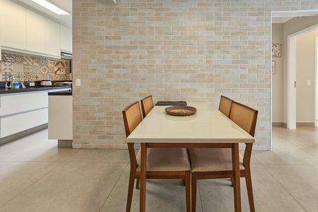 Apartamento para alugar com 2 quartos, 72m² em Jardim Las Palmas, Guarujá