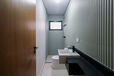 Casa à venda com 219m², 3 quartos e 4 vagas Casa à venda com 219m², 3 quartos e 4 vagasBanheiro da Suíte 2