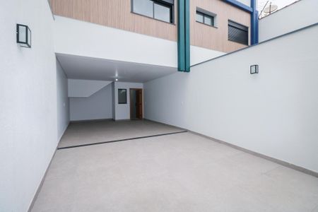 Casa à venda com 219m², 3 quartos e 4 vagas Casa à venda com 219m², 3 quartos e 4 vagasGaragem