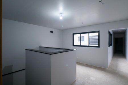 Casa à venda com 219m², 3 quartos e 4 vagas Casa à venda com 219m², 3 quartos e 4 vagasSala - Piso superior
