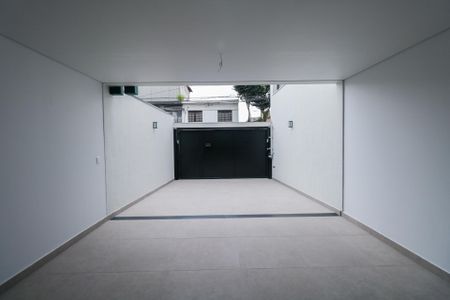 Casa à venda com 219m², 3 quartos e 4 vagas Casa à venda com 219m², 3 quartos e 4 vagasGaragem