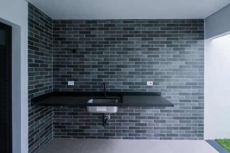 Casa à venda com 219m², 3 quartos e 4 vagas Casa à venda com 219m², 3 quartos e 4 vagasQuintal