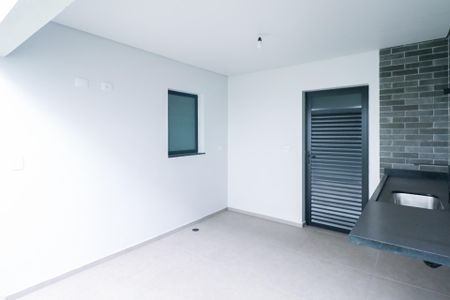 Casa à venda com 219m², 3 quartos e 4 vagas Casa à venda com 219m², 3 quartos e 4 vagasQuintal