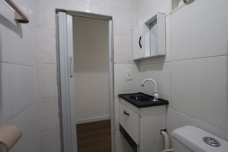 Banheiro da Suíte de casa para alugar com 1 quarto, 45m² em Vila Antonieta, São Paulo