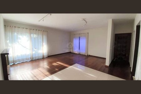 Casa à venda com 4 quartos, 220m² em Moema, São Paulo