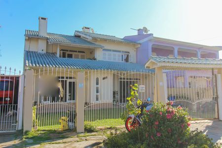 Casa à venda com 247m², 3 quartos e 3 vagasFachada
