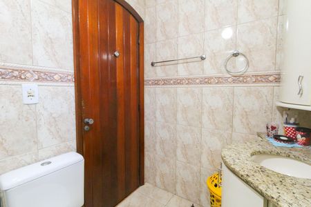 Casa à venda com 247m², 3 quartos e 3 vagasBanheiro 2