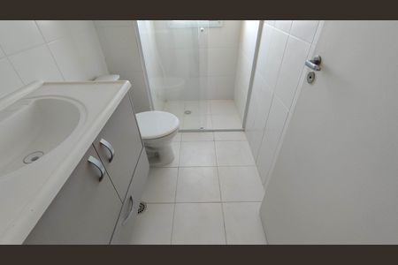 Banheiro de apartamento para alugar com 2 quartos, 55m² em Parque Imperial, Ferraz de Vasconcelos
