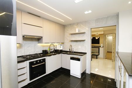 Apartamento à venda com 160m², 4 quartos e 2 vagasCozinha
