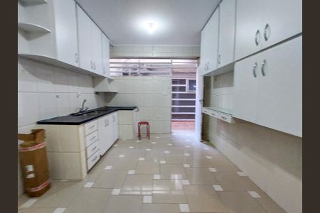 Casa para alugar com 200m², 4 quartos e 2 vagasCozinha