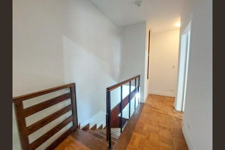 Casa para alugar com 200m², 4 quartos e 2 vagasCorredor