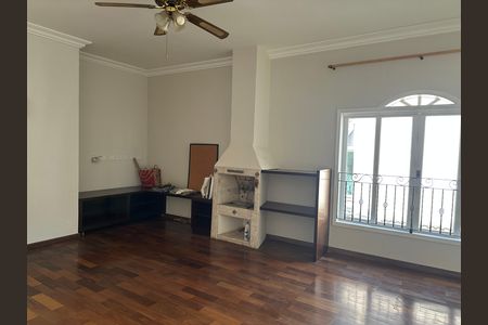 Sala intima de casa de condomínio à venda com 4 quartos, 411m² em Residencial 18 do Forte, Santana de Parnaíba
