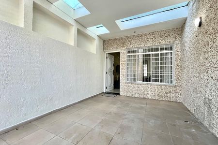 Casa à venda com 110m², 2 quartos e 1 vagaGaragem
