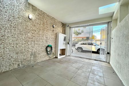 Casa à venda com 110m², 2 quartos e 1 vagaGaragem