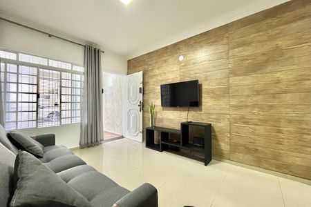Casa à venda com 110m², 2 quartos e 1 vagaSala