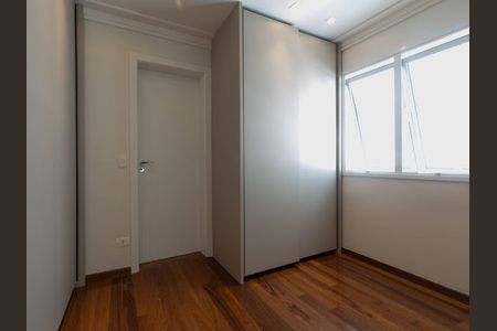 Casa de condomínio para alugar com 324m², 4 quartos e 4 vagas Casa de condomínio para alugar com 324m², 4 quartos e 4 vagasQuarto 3