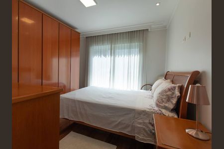 Casa de condomínio para alugar com 324m², 4 quartos e 4 vagas Casa de condomínio para alugar com 324m², 4 quartos e 4 vagasQuarto 2