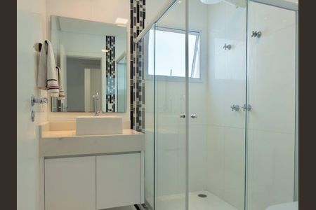 Casa de condomínio para alugar com 324m², 4 quartos e 4 vagas Casa de condomínio para alugar com 324m², 4 quartos e 4 vagasBanheiro