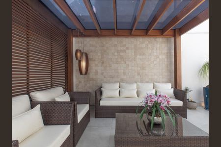 Casa de condomínio para alugar com 324m², 4 quartos e 4 vagas Casa de condomínio para alugar com 324m², 4 quartos e 4 vagasÁrea externa
