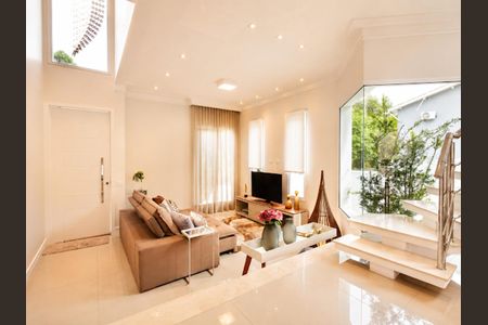 Casa de condomínio para alugar com 324m², 4 quartos e 4 vagas Casa de condomínio para alugar com 324m², 4 quartos e 4 vagasSala