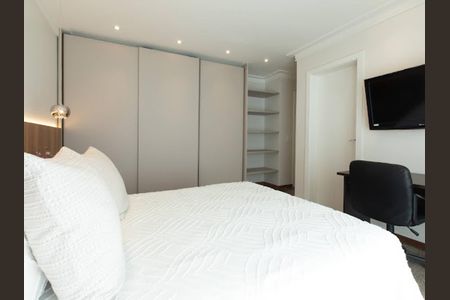 Casa de condomínio para alugar com 324m², 4 quartos e 4 vagas Casa de condomínio para alugar com 324m², 4 quartos e 4 vagasQuarto 4