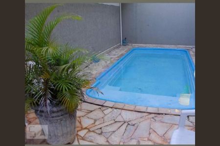 Casa à venda com 100m², 3 quartos e 2 vagas