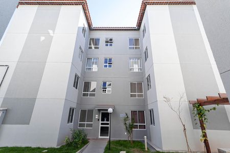 Fachada do bloco de apartamento para alugar com 2 quartos, 45m² em Jardim Alvorada, Contagem