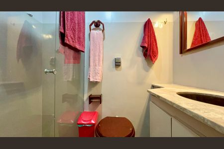 Apartamento à venda com 160m², 3 quartos e 1 vaga Apartamento à venda com 160m², 3 quartos e 1 vagaBanheiro da Suíte 1
