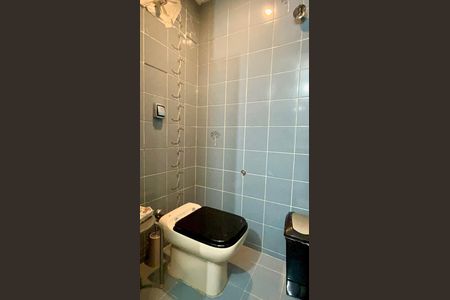 Apartamento à venda com 160m², 3 quartos e 1 vaga Apartamento à venda com 160m², 3 quartos e 1 vagaBanheiro da Suíte 3