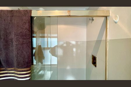 Apartamento à venda com 160m², 3 quartos e 1 vaga Apartamento à venda com 160m², 3 quartos e 1 vagaBanheiro da Suíte 2